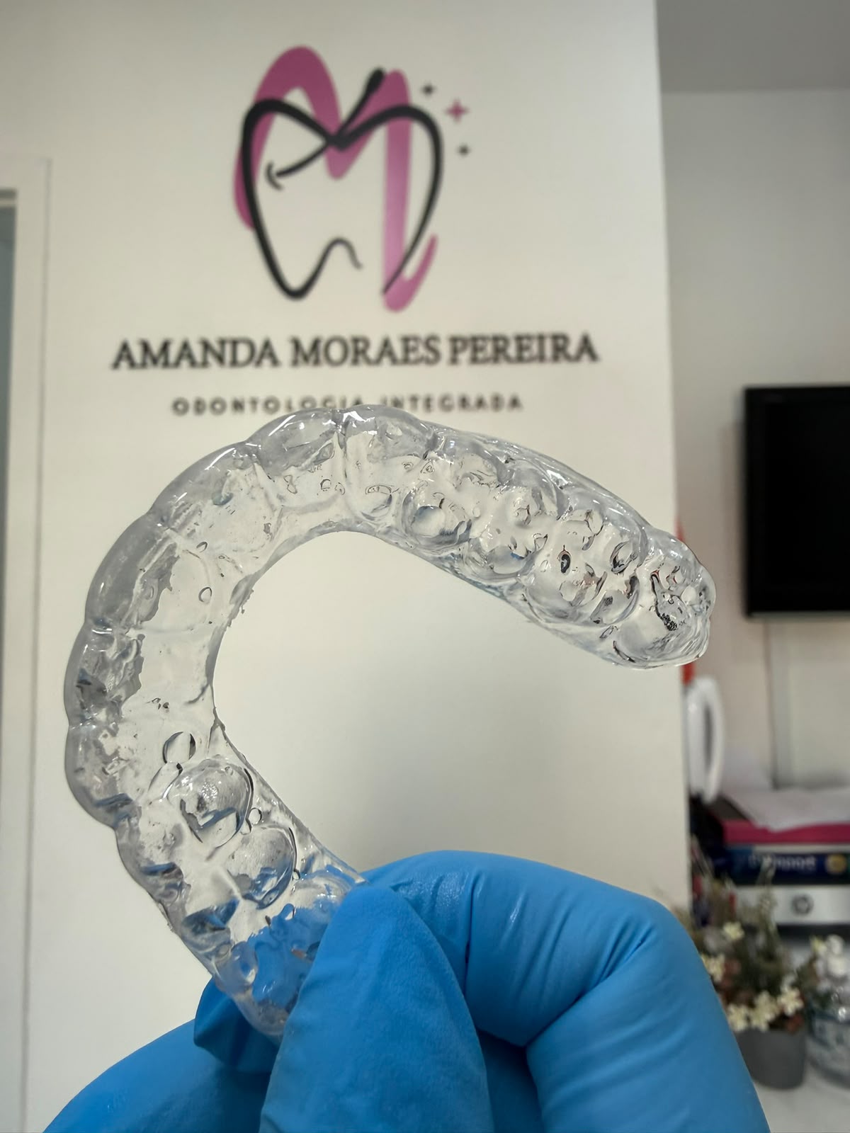 Alinhador odontológico transparente